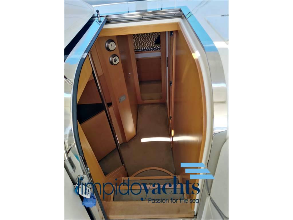 Uniesse 48 hard top
