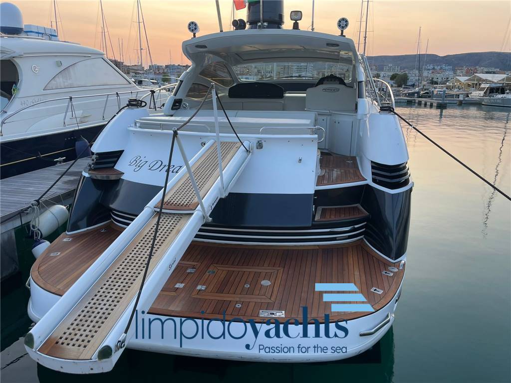 Pershing 50'