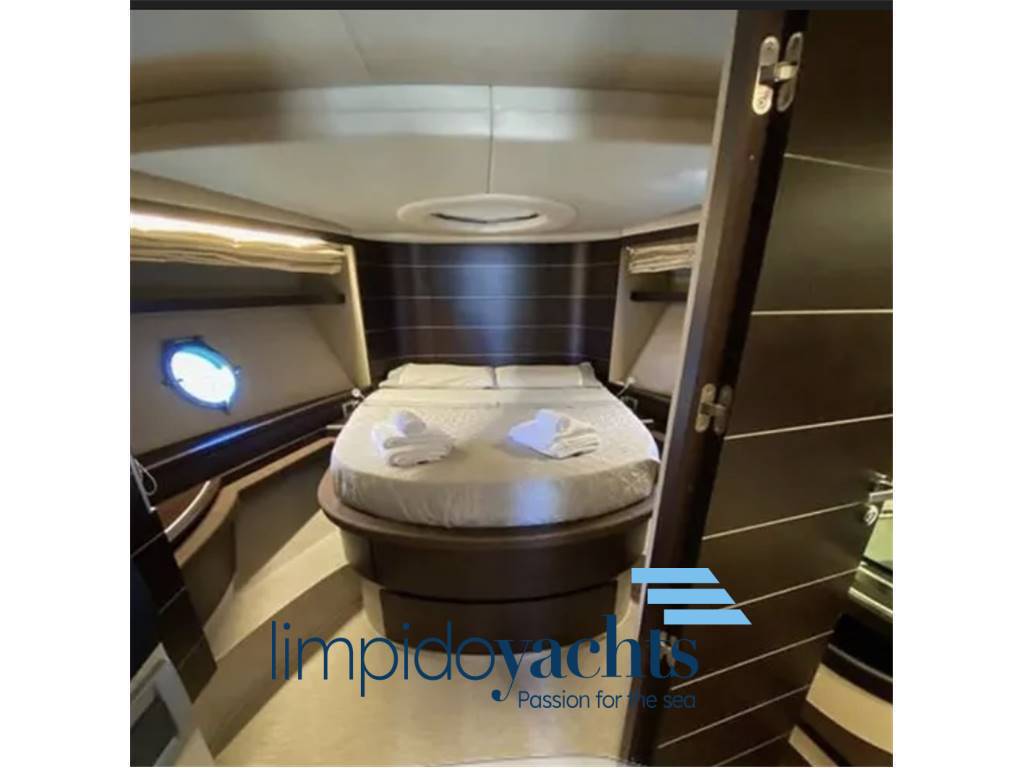 Azimut 68s