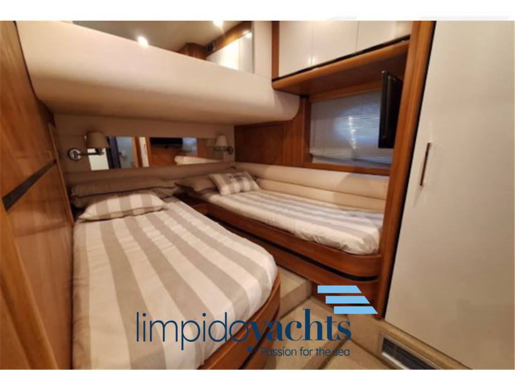 Cayman yacht 55 ̸ 58 ht walk around