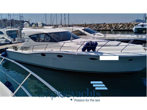 Uniesse 48 hard top
