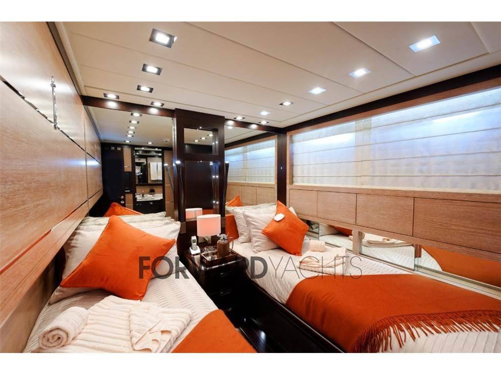 Overmarine Mangusta maxi open 92
