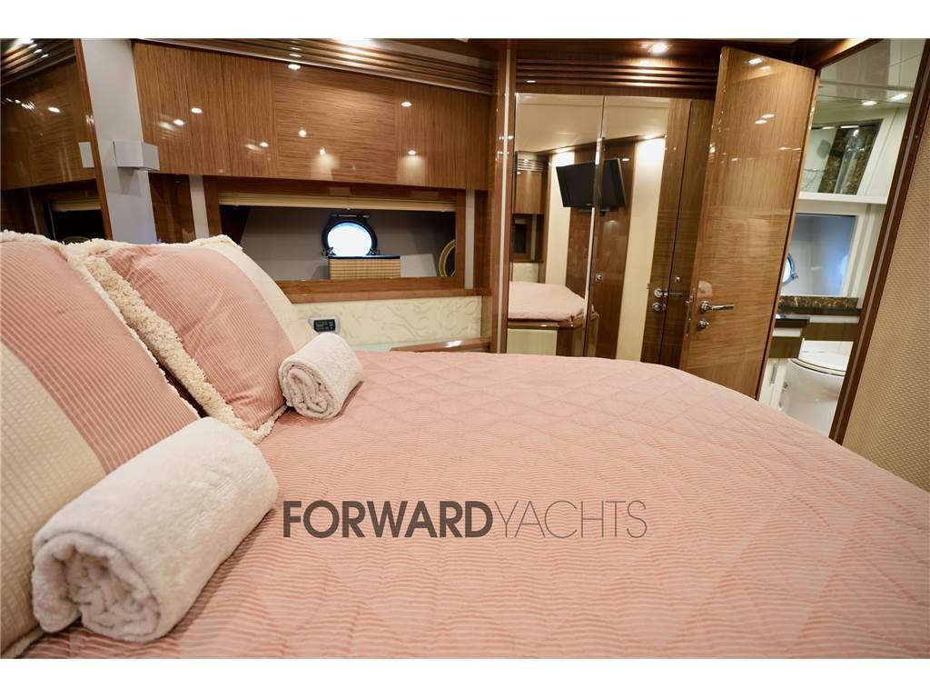 Dominator yachts Dominator 62