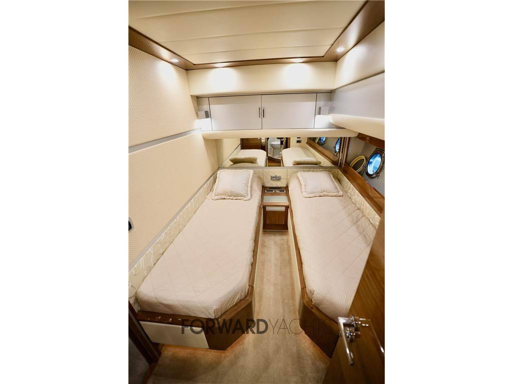 Dominator yachts Dominator 62