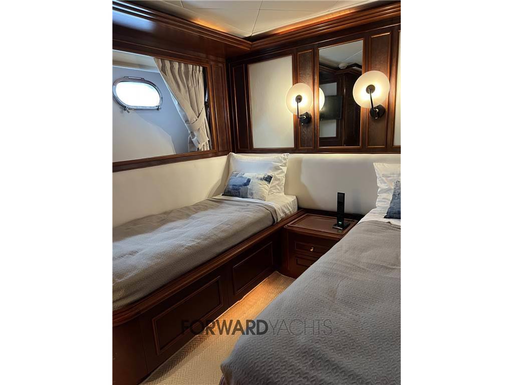 Custom line Navetta 27