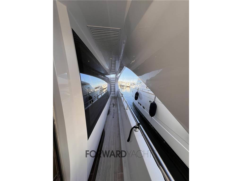 Amer yachts 100