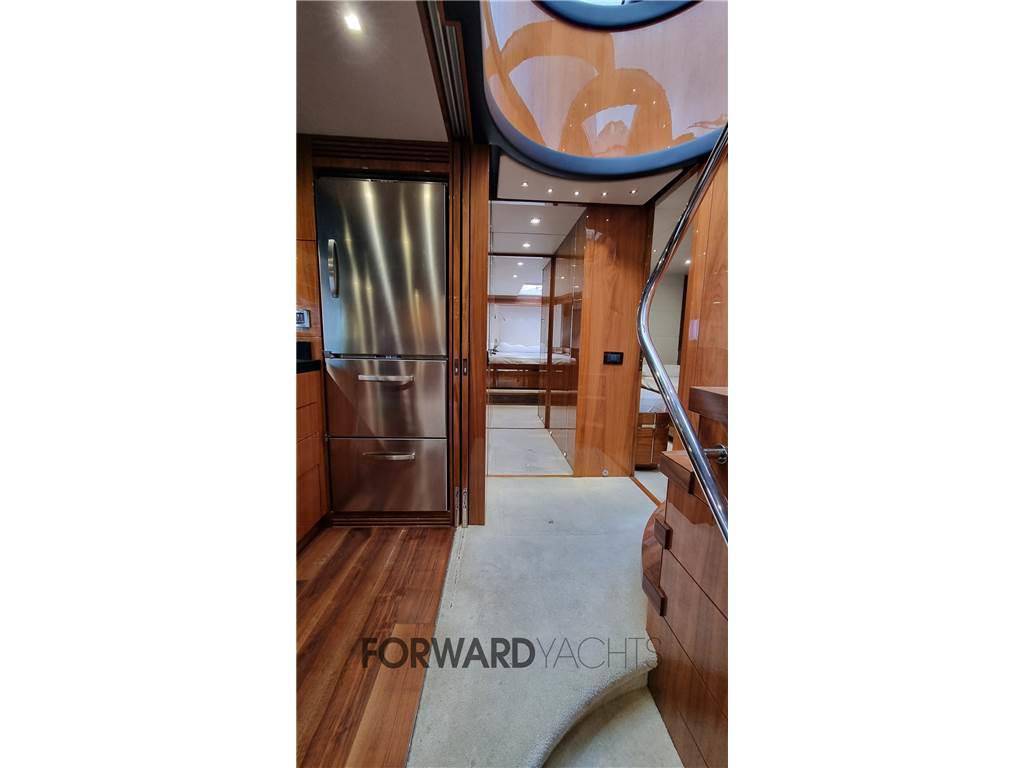 Sunseeker 68 sport yacht