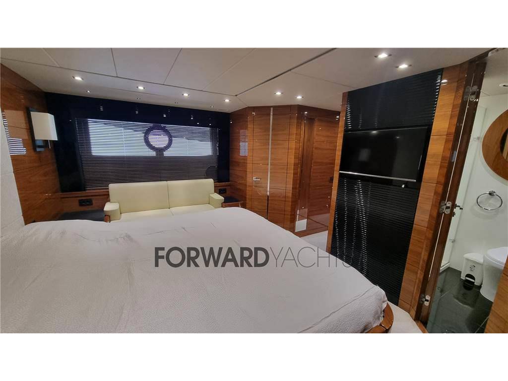 Sunseeker 68 sport yacht