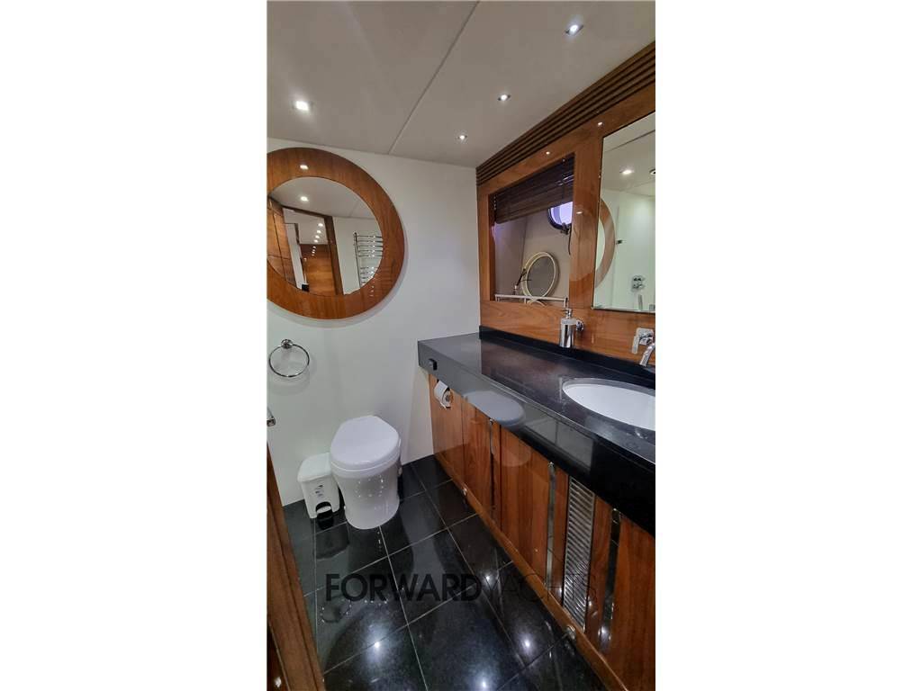 Sunseeker 68 sport yacht