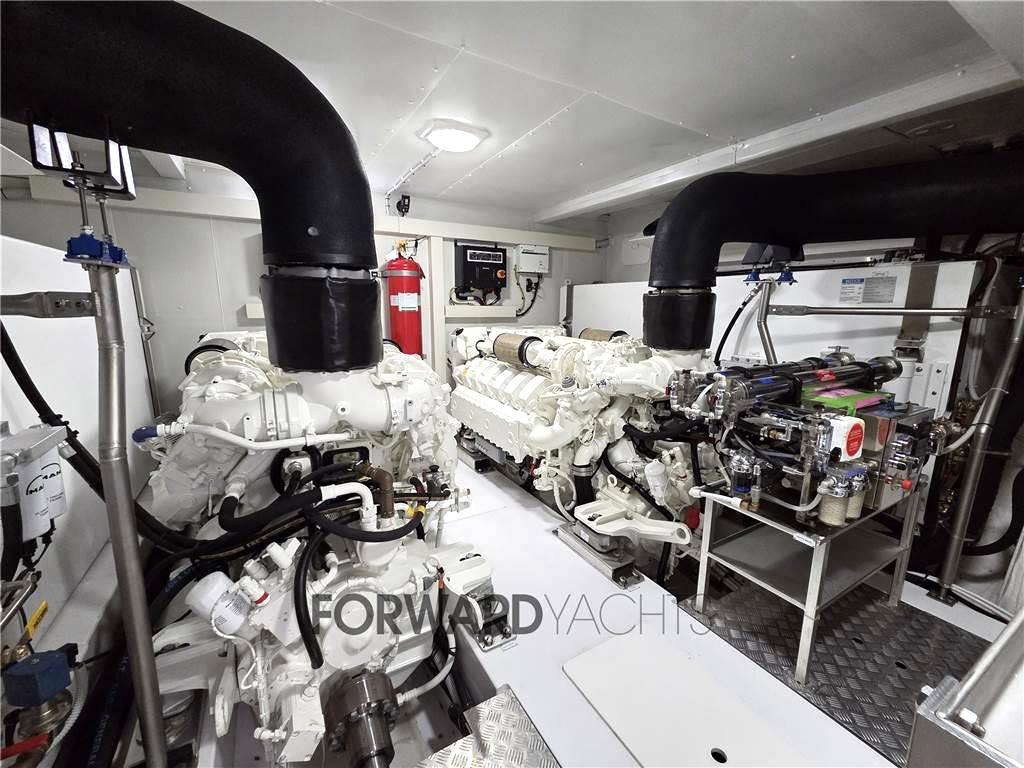 Azimut 72 fly