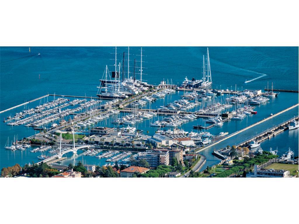 Porto Mirabello - Foto 1