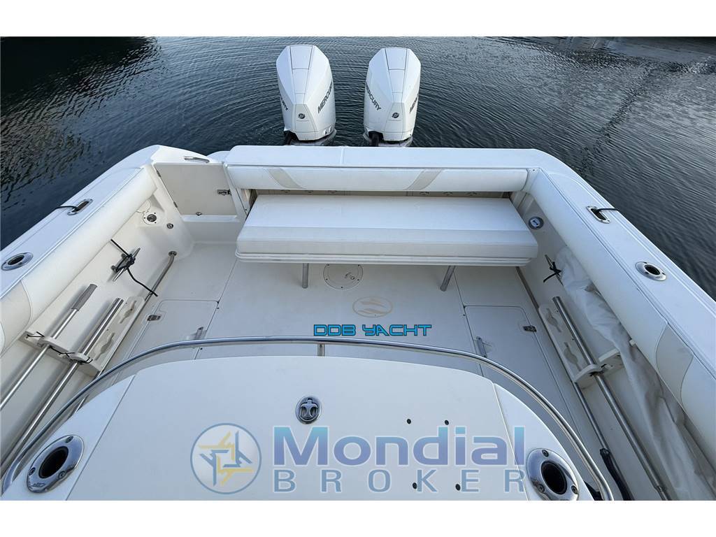 Boston whaler 320 outrage