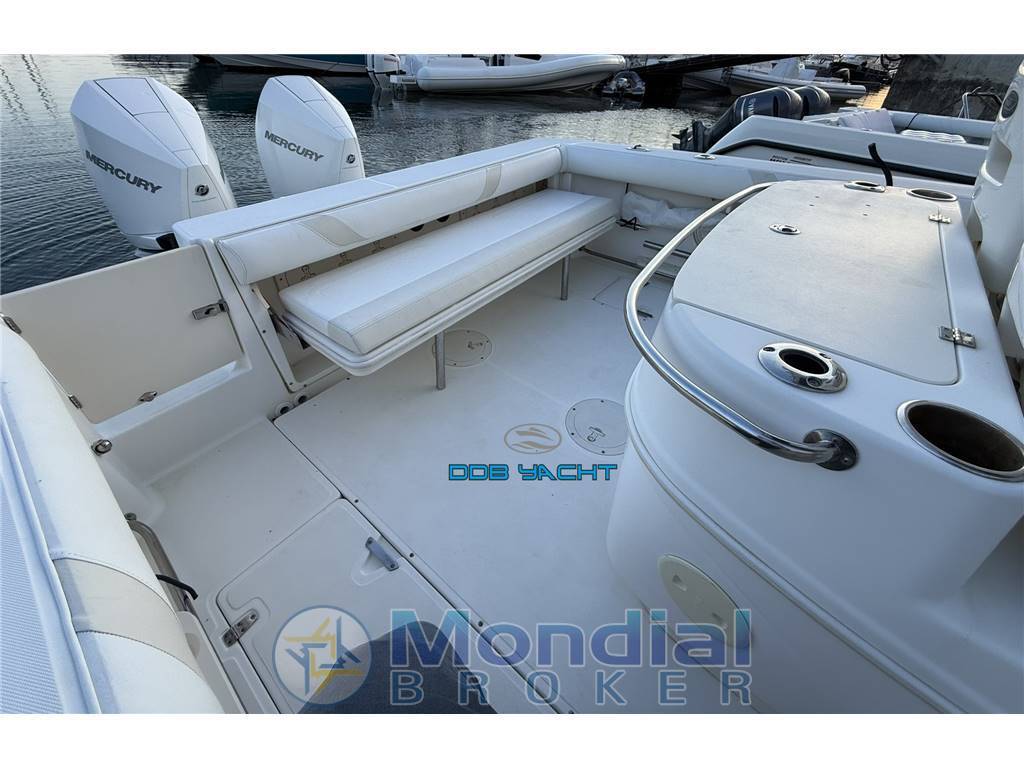 Boston whaler 320 outrage