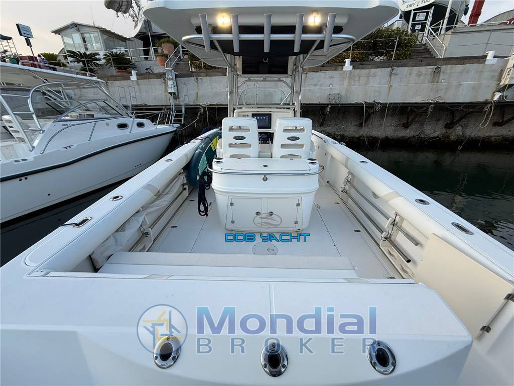 Boston whaler 320 outrage