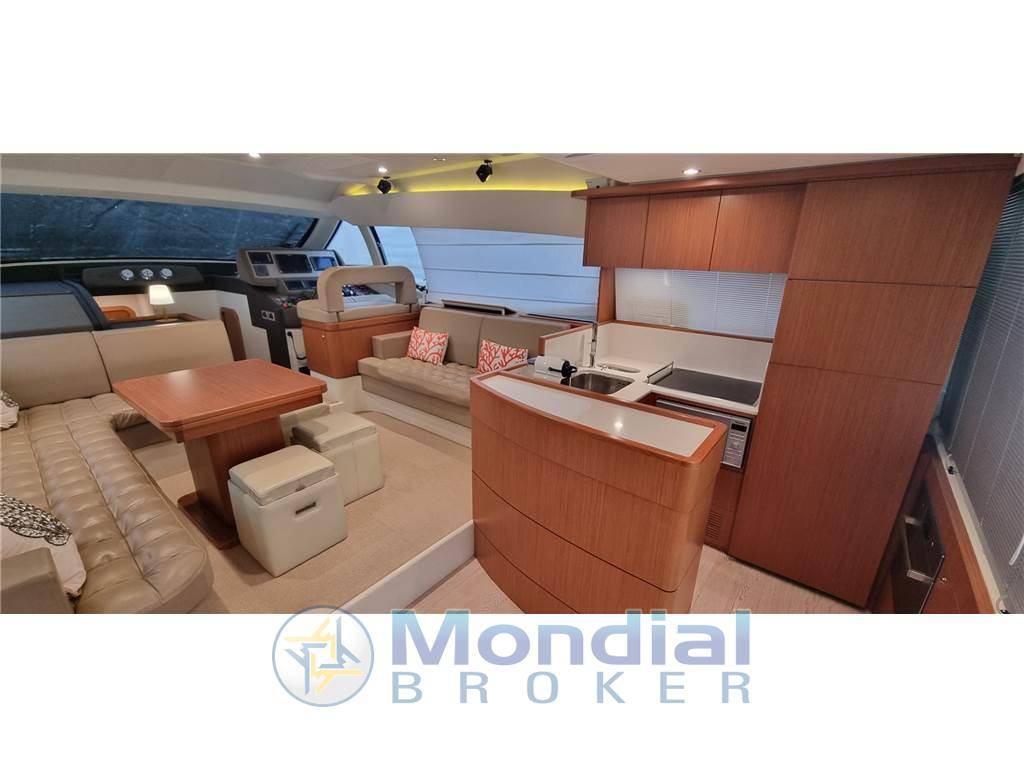Ferretti yachts 530