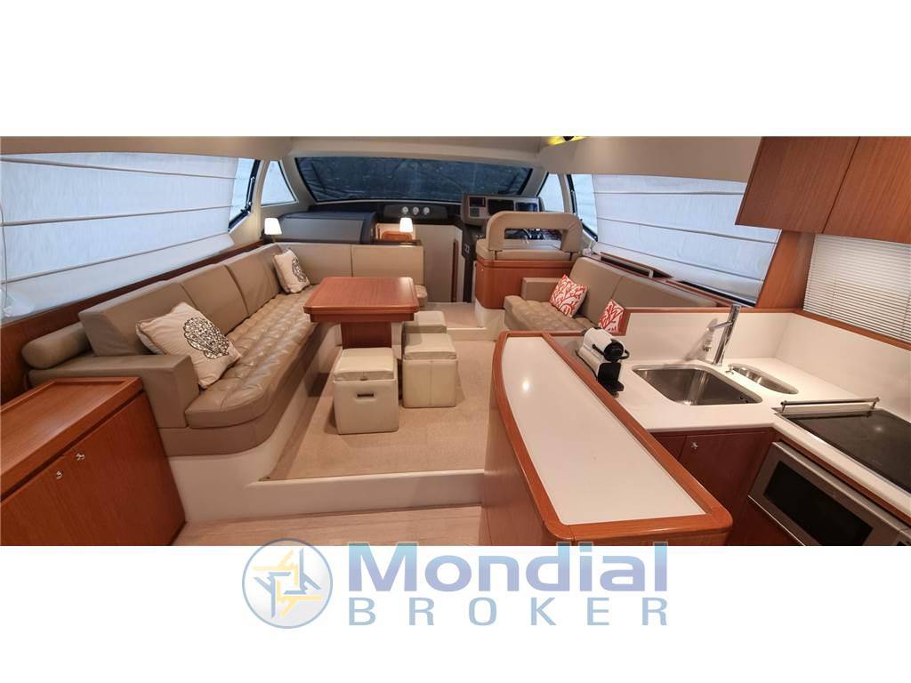Ferretti yachts 530