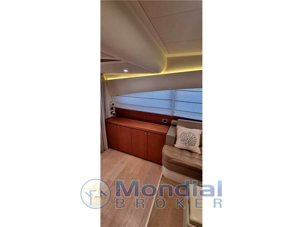 Ferretti yachts 530
