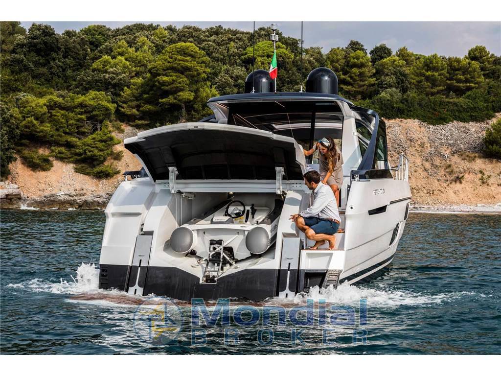 Pershing 5x