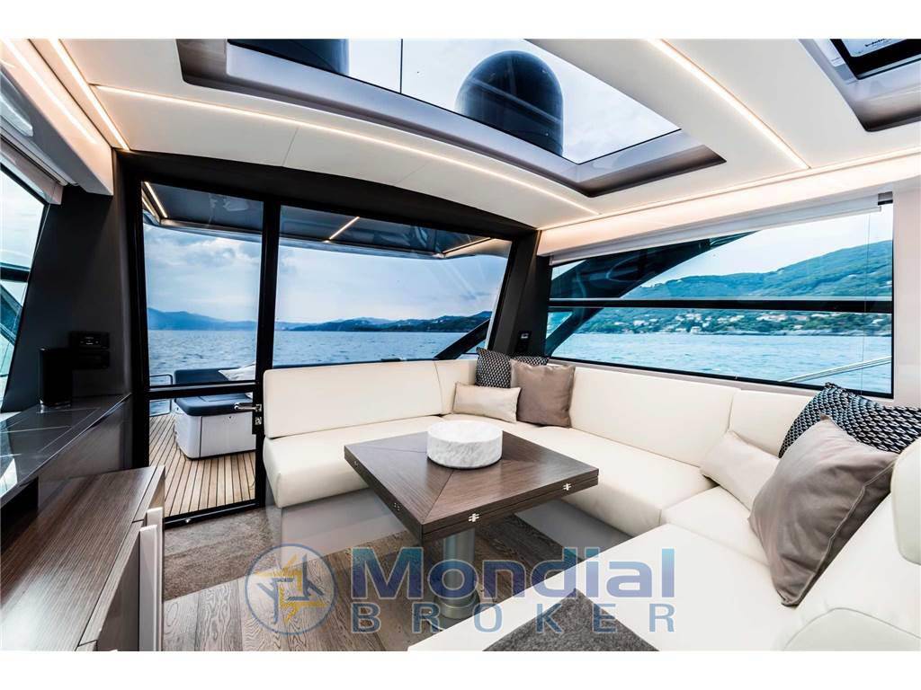 Pershing 5x