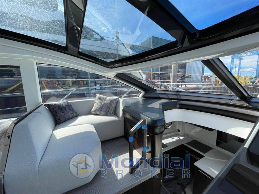 Sunseeker Predator 55 evo