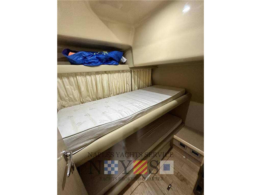 Ferretti yachts 460