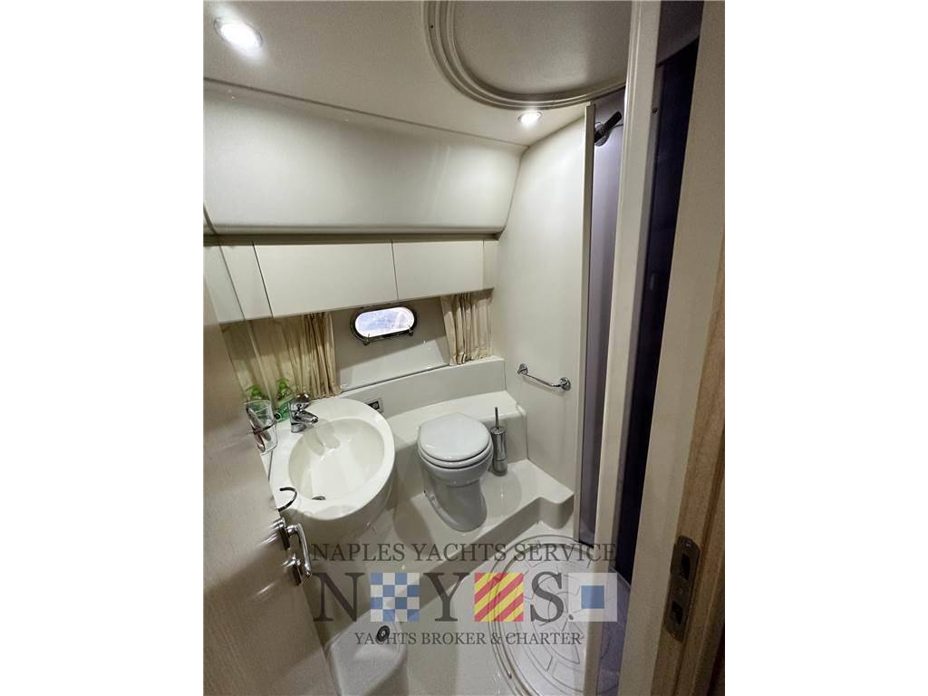 Ferretti yachts 460