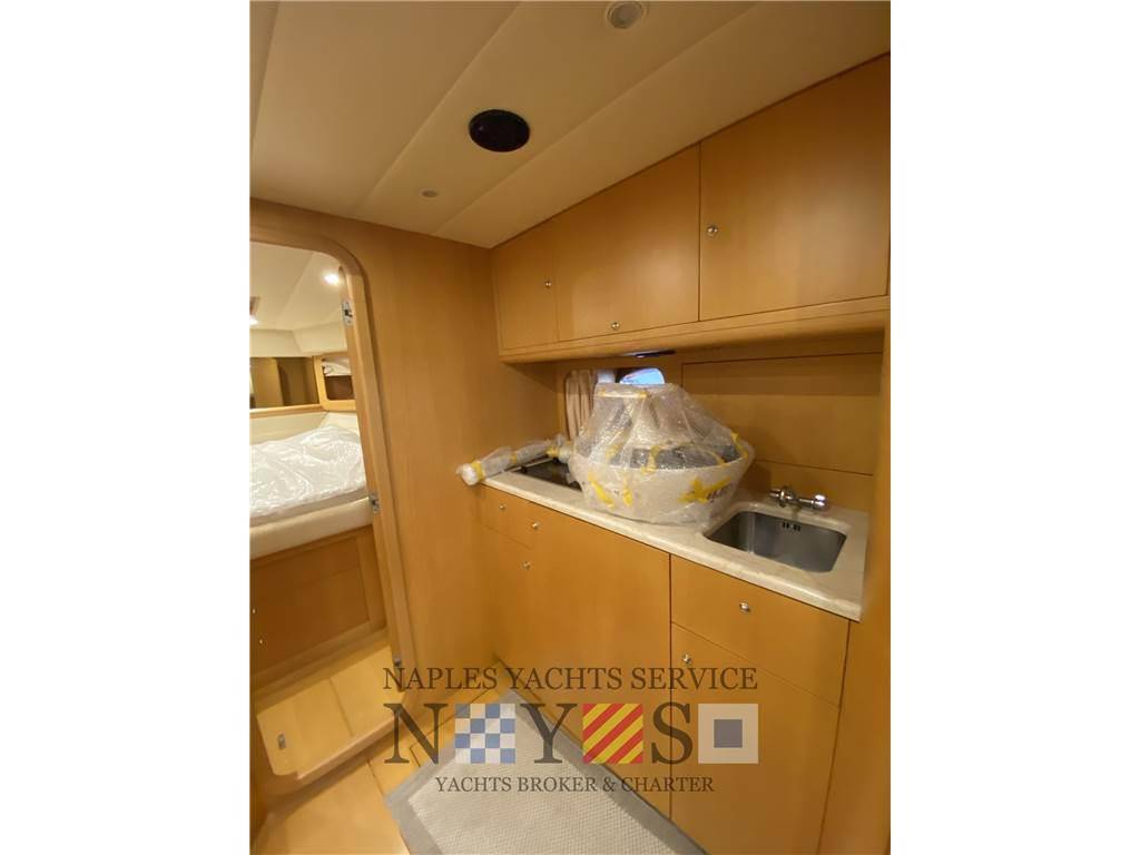 Uniesse 42' open