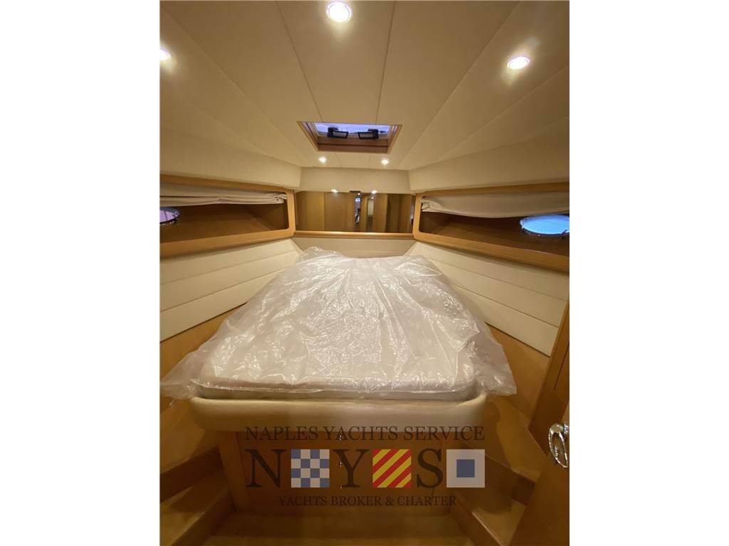 Uniesse 42' open