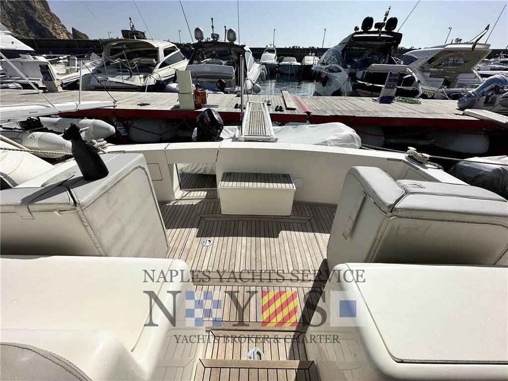 Uniesse 42' open