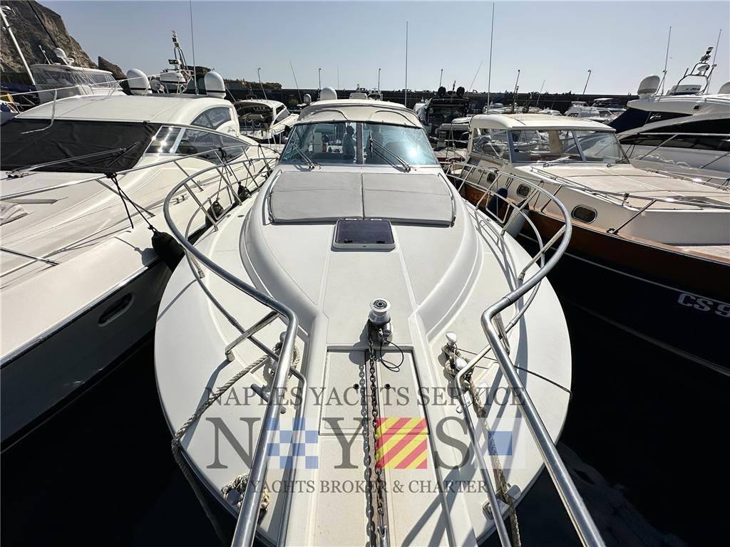 Uniesse 42' open