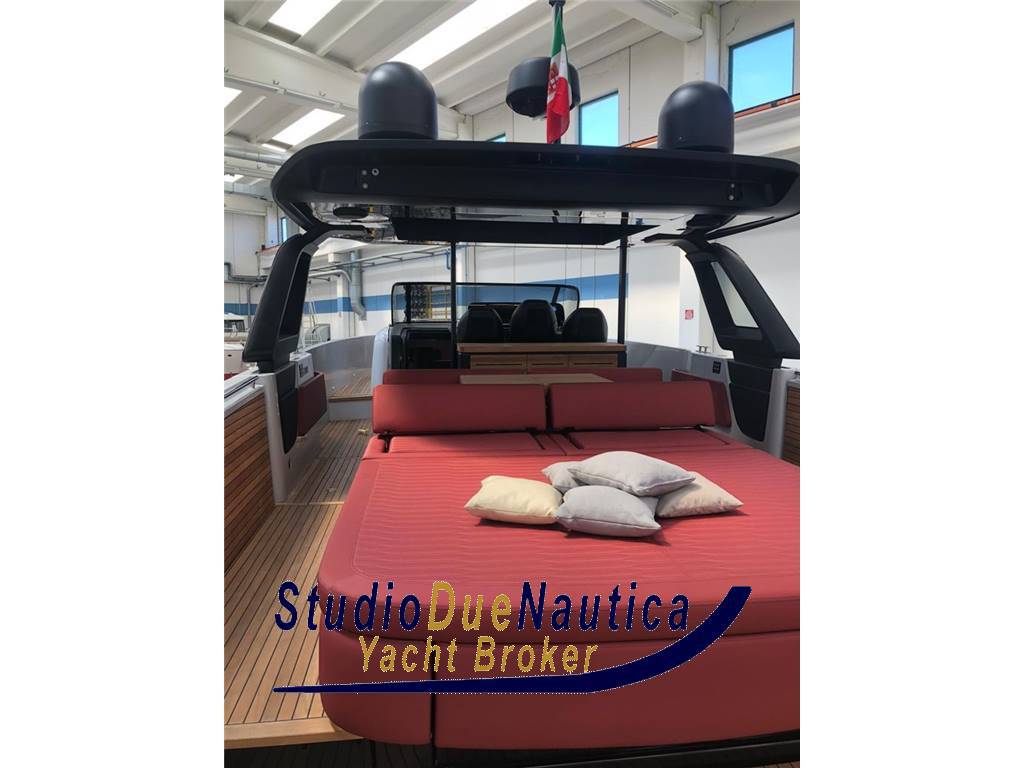 Cranchi 46 luxury tender
