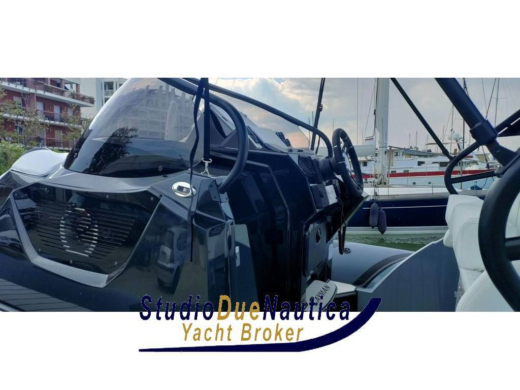 Ranieri international Cayman 28 executive trofeo