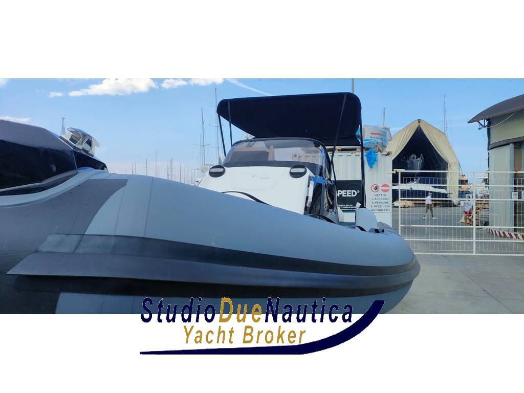Ranieri international Cayman 28 executive trofeo