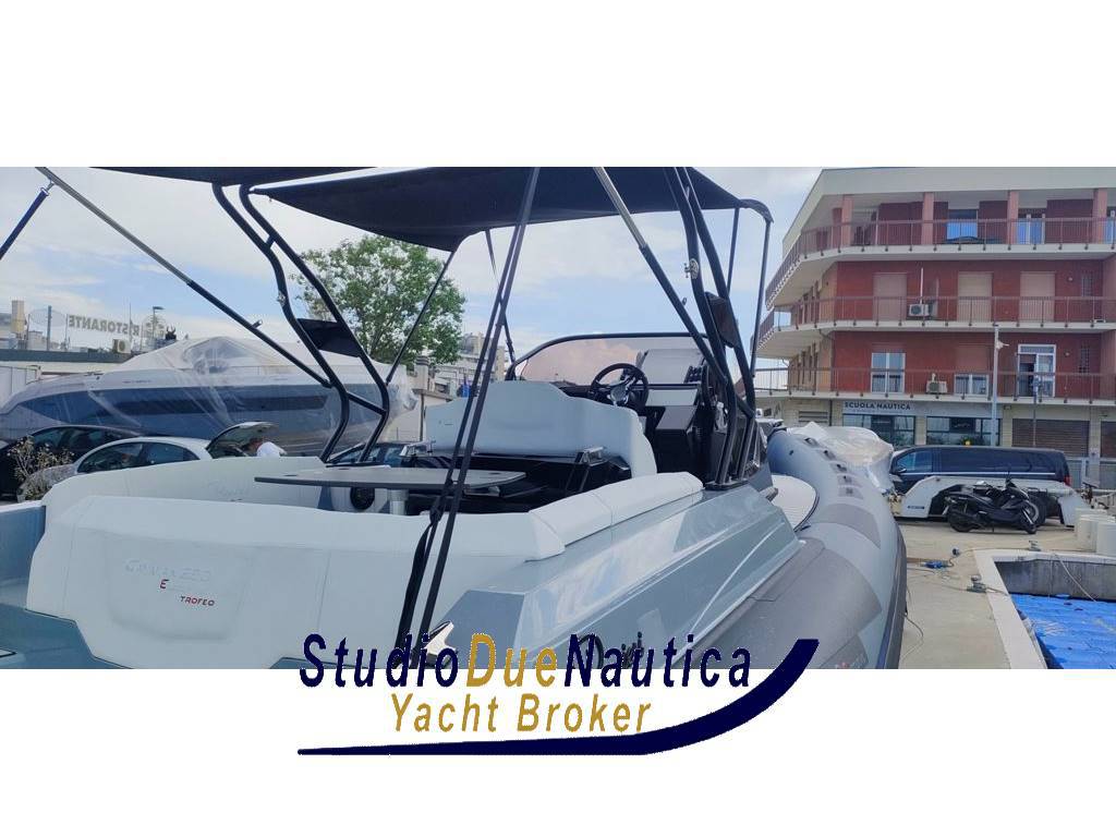 Ranieri international Cayman 28 executive trofeo