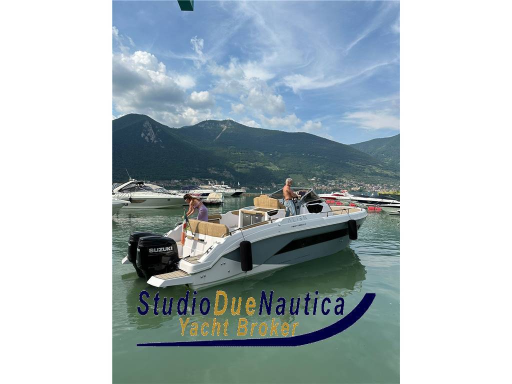 Ranieri international Next 330 lx natante