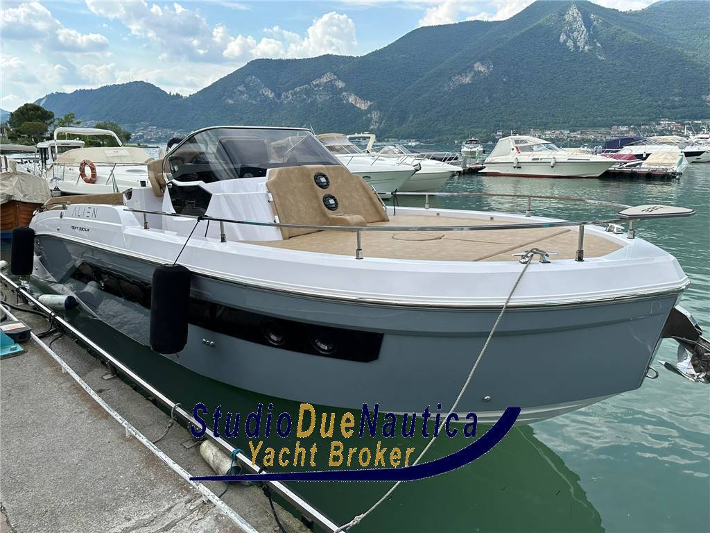 Ranieri international Next 330 lx natante