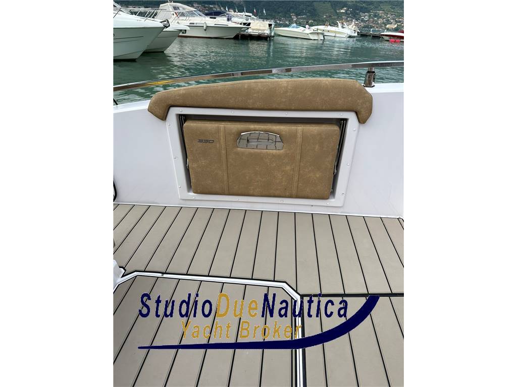 Ranieri international Next 330 lx natante