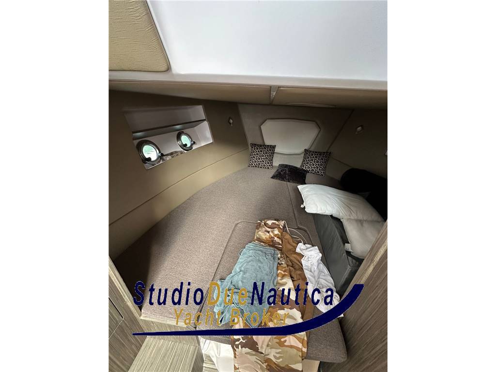 Ranieri international Next 330 lx natante