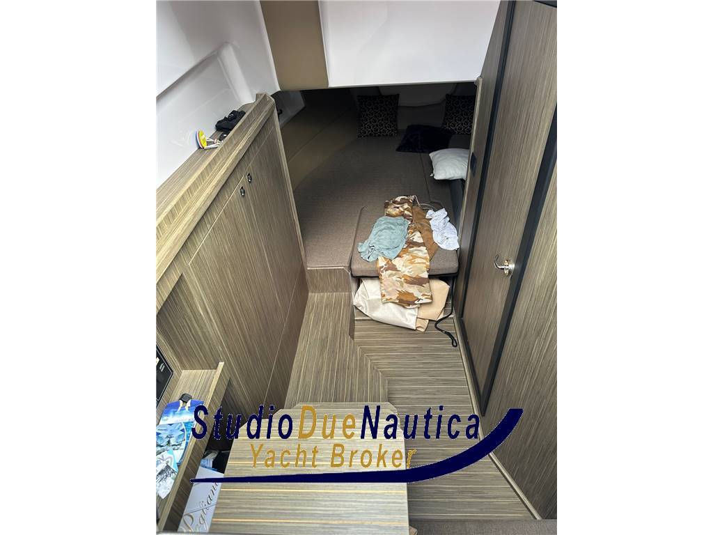 Ranieri international Next 330 lx natante