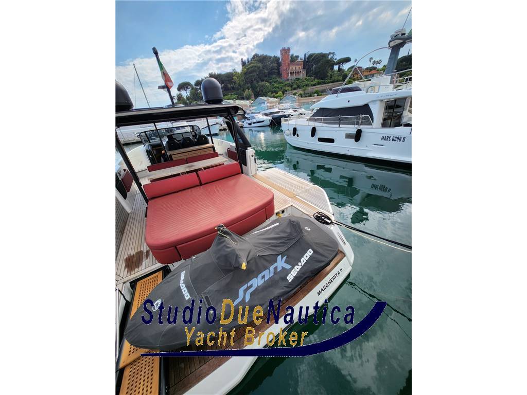 Cranchi A46 luxury tender