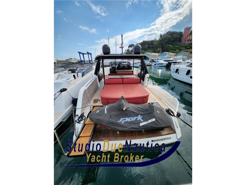 Cranchi A46 luxury tender