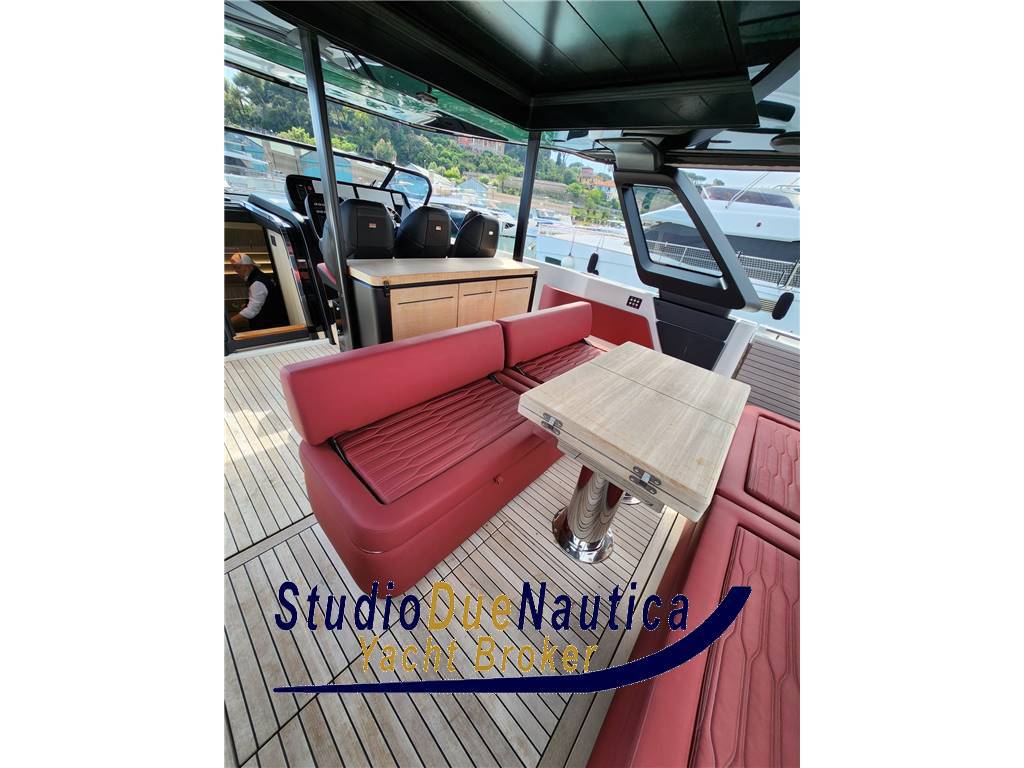 Cranchi A46 luxury tender