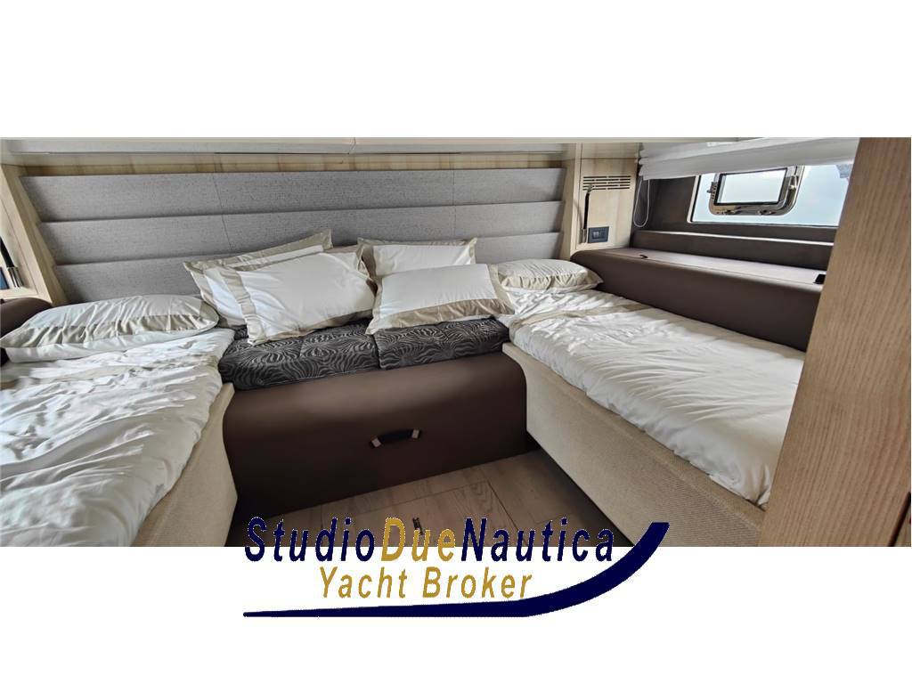 Cranchi A46 luxury tender