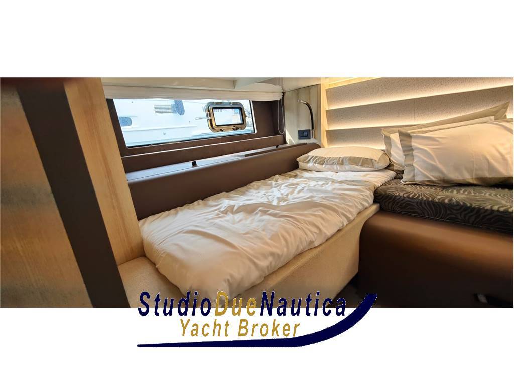 Cranchi A46 luxury tender
