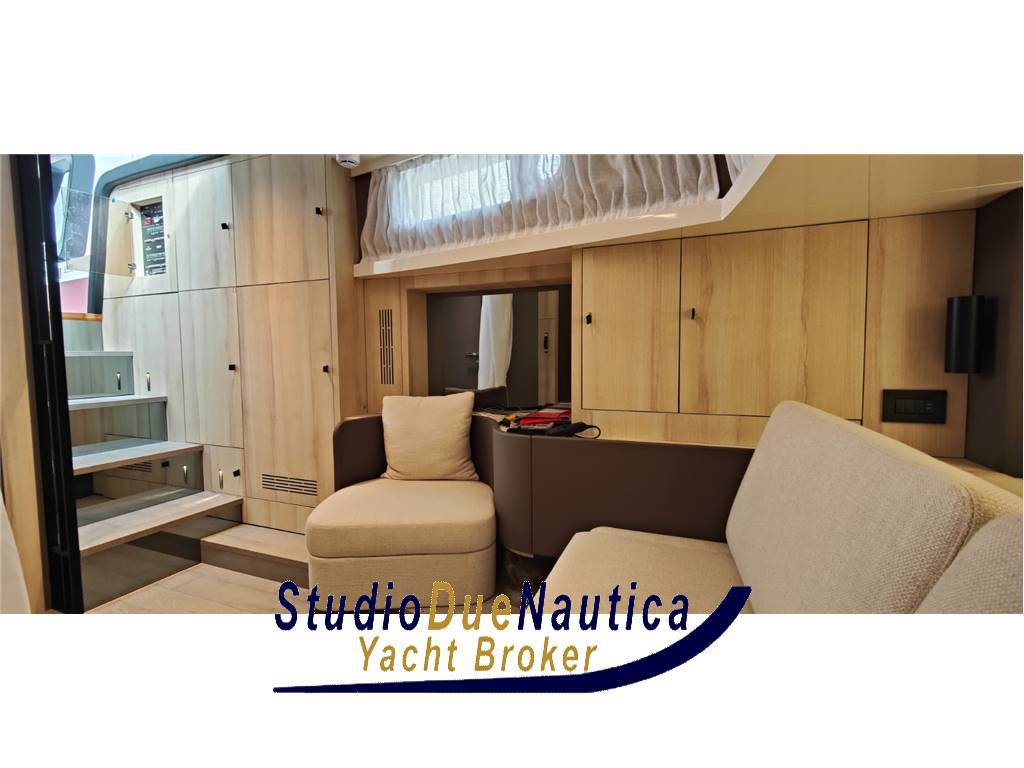 Cranchi A46 luxury tender