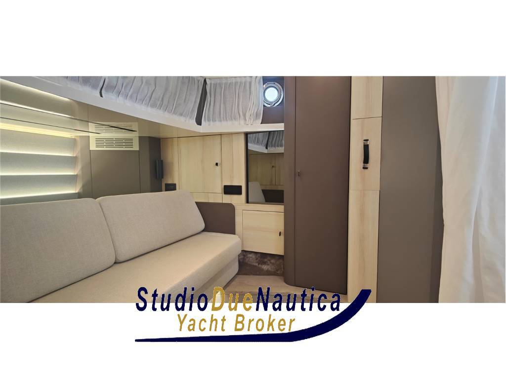 Cranchi A46 luxury tender