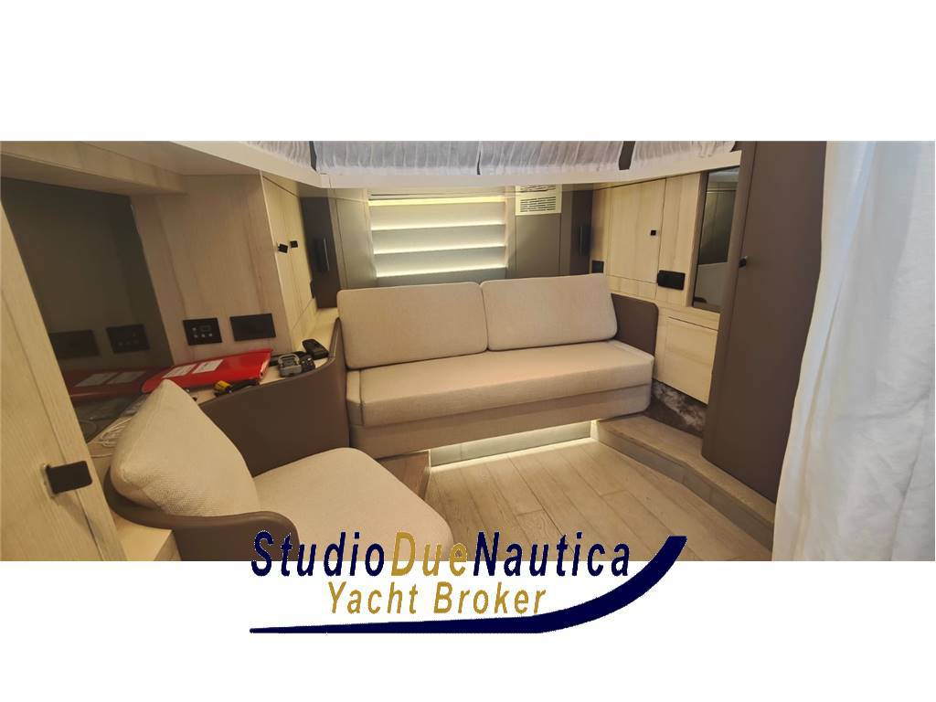 Cranchi A46 luxury tender