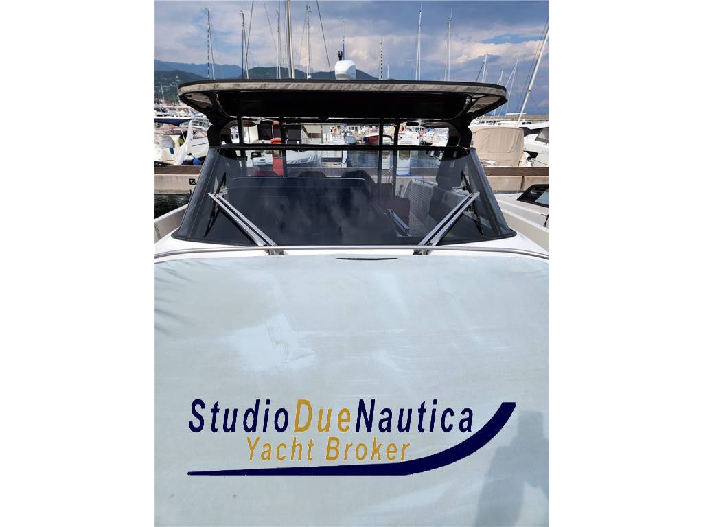 Cranchi A46 luxury tender
