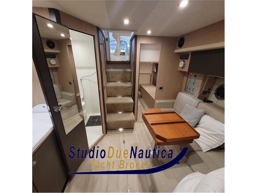 Cranchi Z35 natante