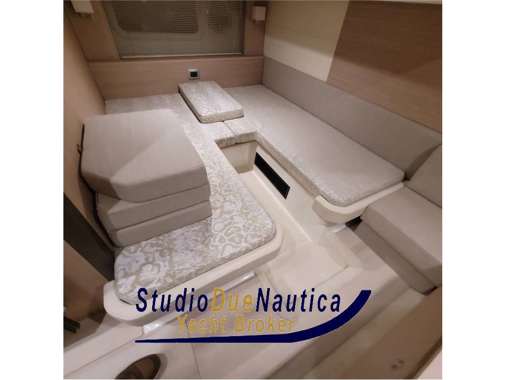 Cranchi Z35 natante